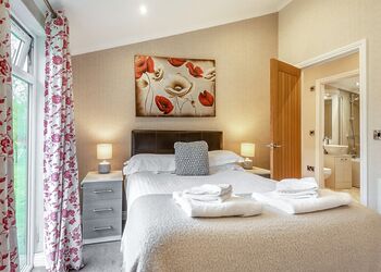 Lakeside 2 Pet Friendly - Woodhall Country Park Lodges, Woodhall Spa