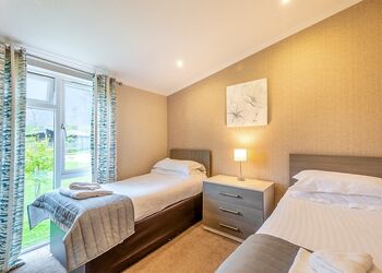 Lakeside 2 Pet Friendly - Woodhall Country Park Lodges, Woodhall Spa