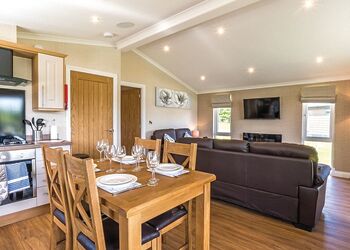Lakeview 2 Pet Friendly - Woodhall Country Park Lodges, Woodhall Spa