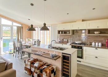 Lakeside 14 Casa Pet Friendly - Woodhall Country Park Lodges, Woodhall Spa