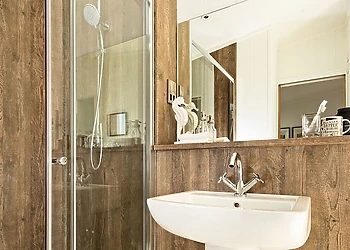 Lakeview Premier Pet Friendly 