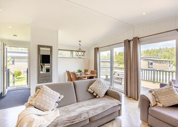 Lakeview Premier Pet Friendly - Woodhall Country Park Lodges, Woodhall Spa