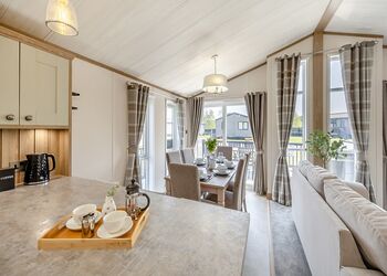 Monument Lakeview Plus Lodge - Woodhall Country Park Lodges, Woodhall Spa