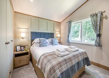 Monument Lakeview Plus Lodge - Woodhall Country Park Lodges, Woodhall Spa