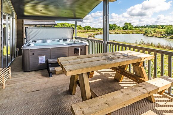Woodhall Country Park Lodges