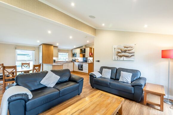 Lakeside 2 Pet Friendly - Woodhall Country Park Lodges, Woodhall Spa