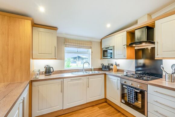 Lakeside 2 Pet Friendly - Woodhall Country Park Lodges, Woodhall Spa