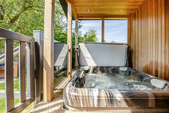 Lakeview Premier Pet Friendly - Woodhall Country Park Lodges, Woodhall Spa