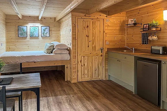 Oakwood Cabin Pet Friendly - Woodhall Country Park Lodges, Woodhall Spa