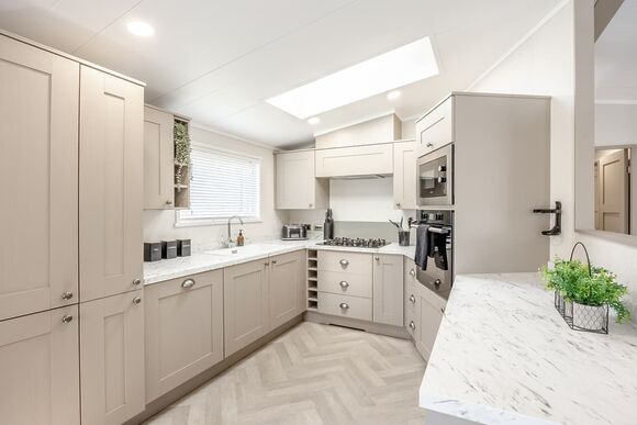 Monument Lakeside Plus Lodge - Woodhall Country Park Lodges, Woodhall Spa