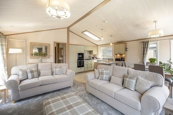 Monument Lakeside Plus Pet Friendly - Woodhall Country Park Lodges, Woodhall Spa