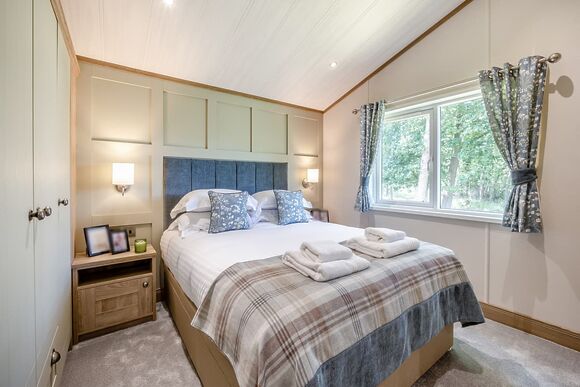 Monument Lakeside Plus Pet Friendly - Woodhall Country Park Lodges, Woodhall Spa