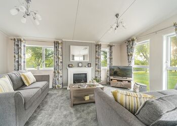 Pondview Retreat Lodge (Pet) - Whitecairn Holiday Park, Glenluce, Newton Stewart