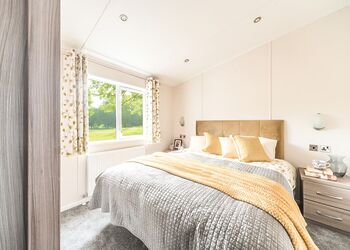 Pondview Retreat Lodge (Pet) - Whitecairn Holiday Park, Glenluce, Newton Stewart