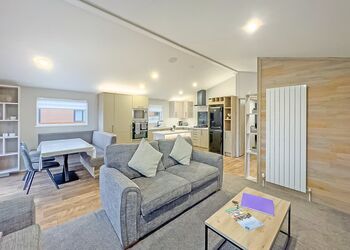 Pondview Retreat Lodge (Pet) - Whitecairn Holiday Park, Glenluce, Newton Stewart