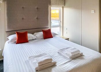 Kingfisher Lodge - Whitecairn Holiday Park, Glenluce, Newton Stewart