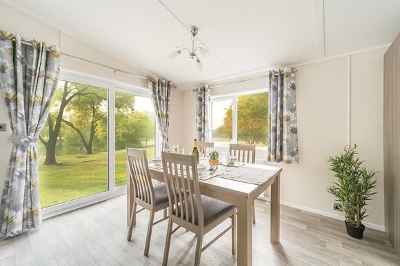 Pondview Retreat Lodge - Whitecairn Holiday Park, Glenluce, Newton Stewart