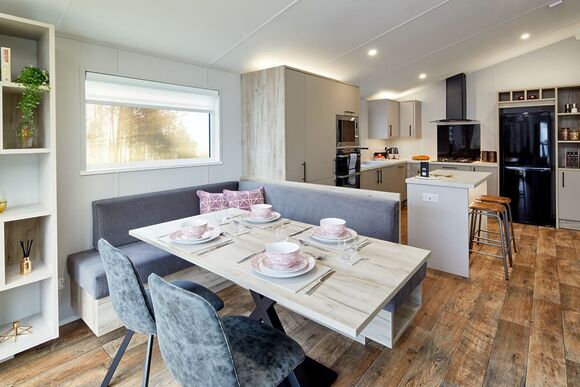 Pondview Retreat Lodge - Whitecairn Holiday Park, Glenluce, Newton Stewart