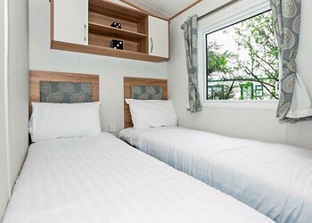 8 Berth Luxury Caravan with Hot Tub - Whitecliff Bay Holiday Park, Bembridge