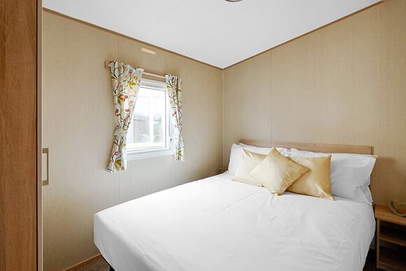 8 berth Comfort Caravan (Pet) - Whitecliff Bay Holiday Park, Bembridge