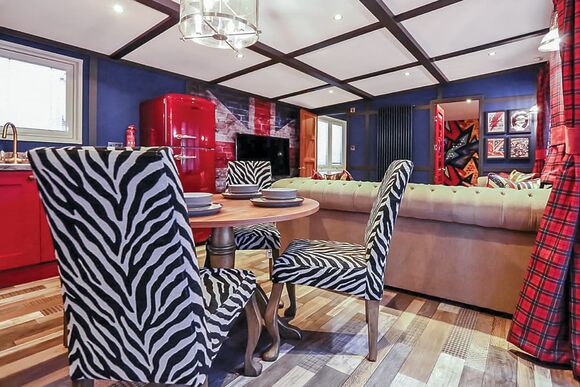 Exclusive Rockstar with Hot Tub (Pet) - Whitecliff Bay Holiday Park, Bembridge