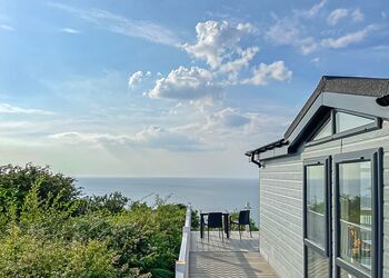 Sea Breeze Lodge - Wide Horizons Holiday Park, Ceredigion