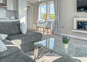 Sea Breeze Lodge - Wide Horizons Holiday Park, Ceredigion