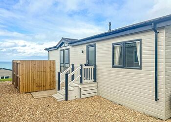 Smugglers Lodge - Wide Horizons Holiday Park, Ceredigion