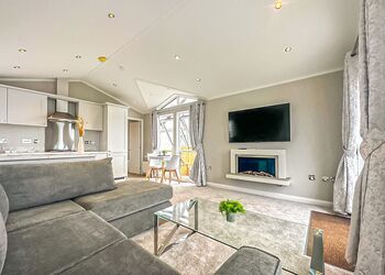 Smugglers Lodge - Wide Horizons Holiday Park, Ceredigion