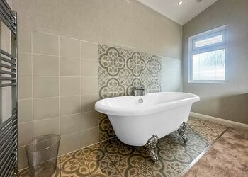 Smugglers Lodge - Wide Horizons Holiday Park, Ceredigion