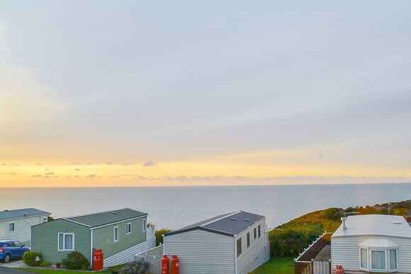 Lobster Pot Pet Friendly - Wide Horizons Holiday Park, Ceredigion