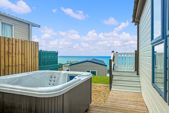 Smugglers Lodge - Wide Horizons Holiday Park, Ceredigion