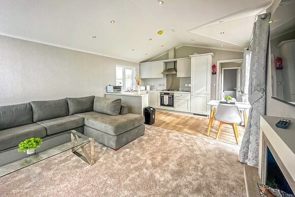 Smugglers Lodge - Wide Horizons Holiday Park, Ceredigion