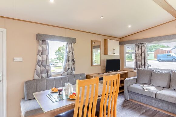 Bronze Caravan with parking - White Acres, Newquay