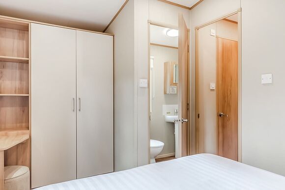 Bronze Caravan with parking - White Acres, Newquay