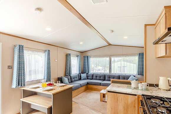 Gold Caravan 8 P, Gold 3 Bedroom Caravan, Sleeps 8 - White Acres, Newquay