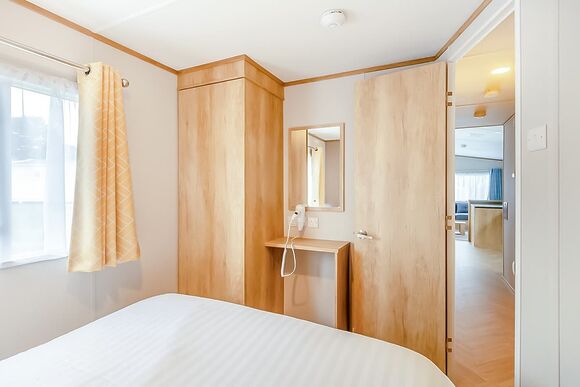 Gold Caravan with parking, Gold Caravan 8 with parking P - White Acres, Newquay