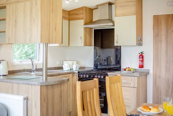 Silver Caravan with parking - White Acres, Newquay
