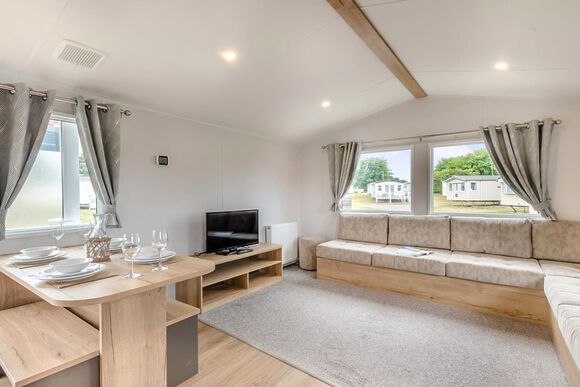 Silver 3 Bedroom Caravan, Sleeps 8 - White Acres, Newquay