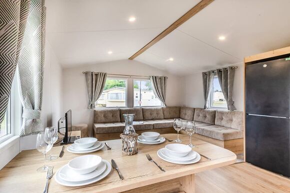 Silver 3 Bedroom Caravan, Sleeps 8 - White Acres, Newquay