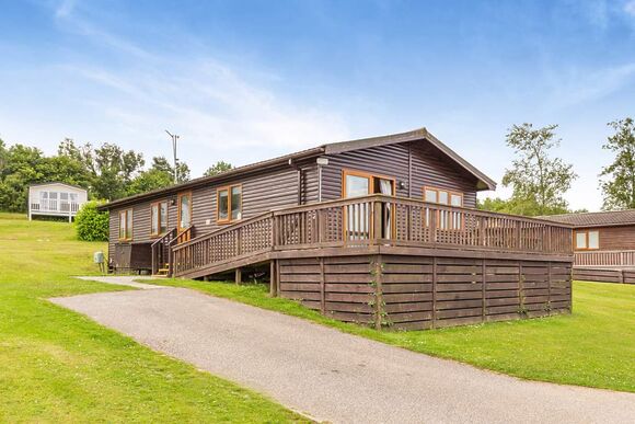 Deluxe 3 Lodge with parking, ensuite & decking, Deluxe Lodge 8 with parking, ensuite & decking P - White Acres, Newquay