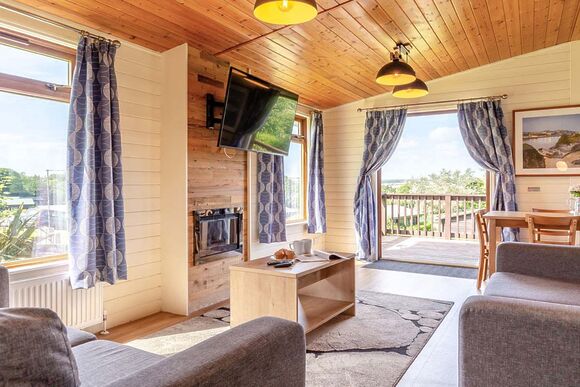 Deluxe Lodge 8 with parking, ensuite & decking P, Deluxe Lodge with parking, ensuite & decking - White Acres, Newquay