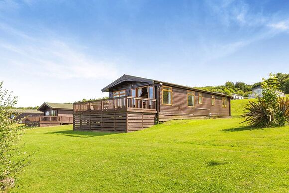Deluxe Lodge 8 with parking, ensuite & decking P, Deluxe Lodge with parking, ensuite & decking - White Acres, Newquay