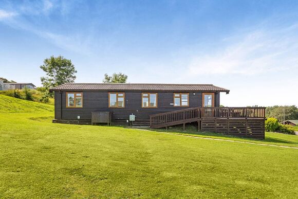 Deluxe Lodge with parking, ensuite & decking, Deluxe Lodge 8 with parking, ensuite & decking P - White Acres, Newquay