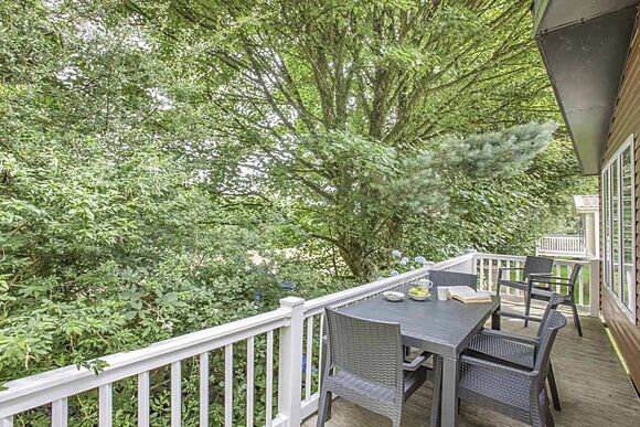 Prestige Lodge with parking, ensuite, decking & lake view - White Acres, Newquay