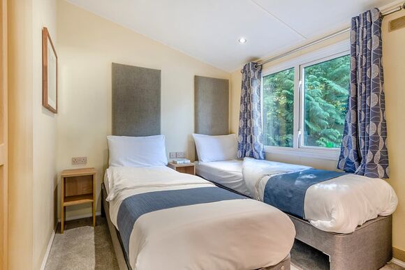 Superior Lodge with ensuite & decking - White Acres, Newquay