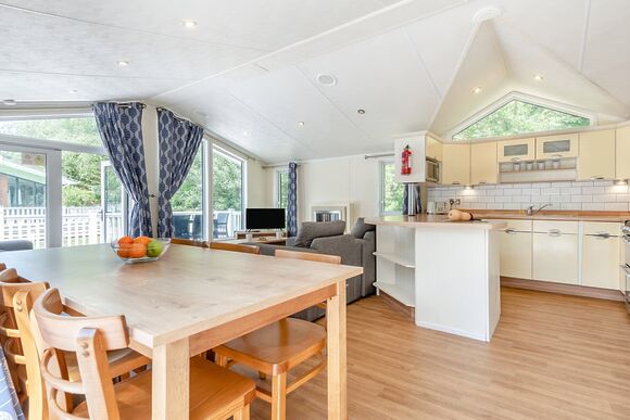 Superior Lodge 6 with parking, ensuite & decking P, Superior 3 Lodge with parking, ensuite & decking - White Acres, Newquay