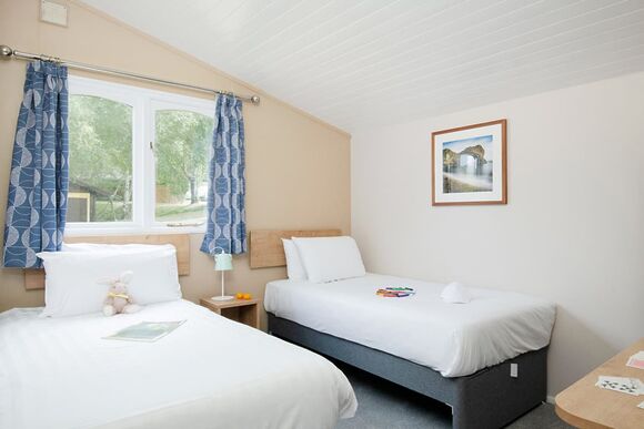 Superior 3 Lodge with decking & lake view, Superior Lodge 8 with decking & lake view P - White Acres, Newquay