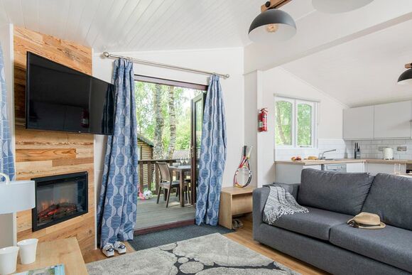 Superior 3 Lodge with decking - White Acres, Newquay