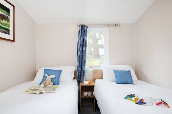 Superior 3 Lodge with decking - White Acres, Newquay